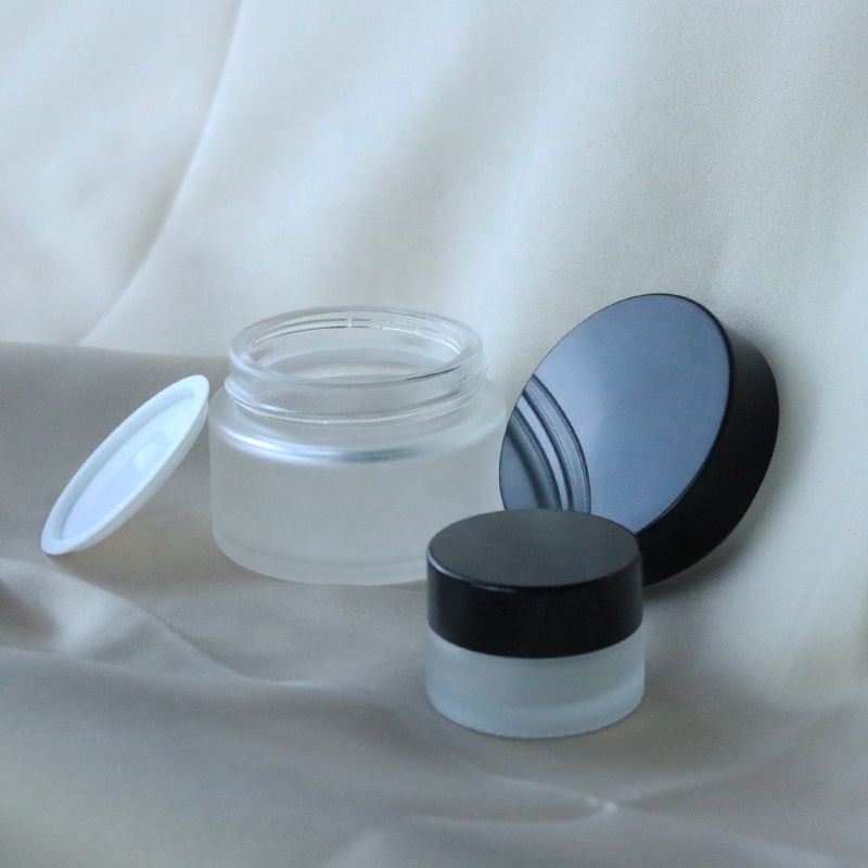 Mini 5ml 10ml 15ml 20ml 30ml 50ml frosted empty glass jar with black lid (GJM18)
