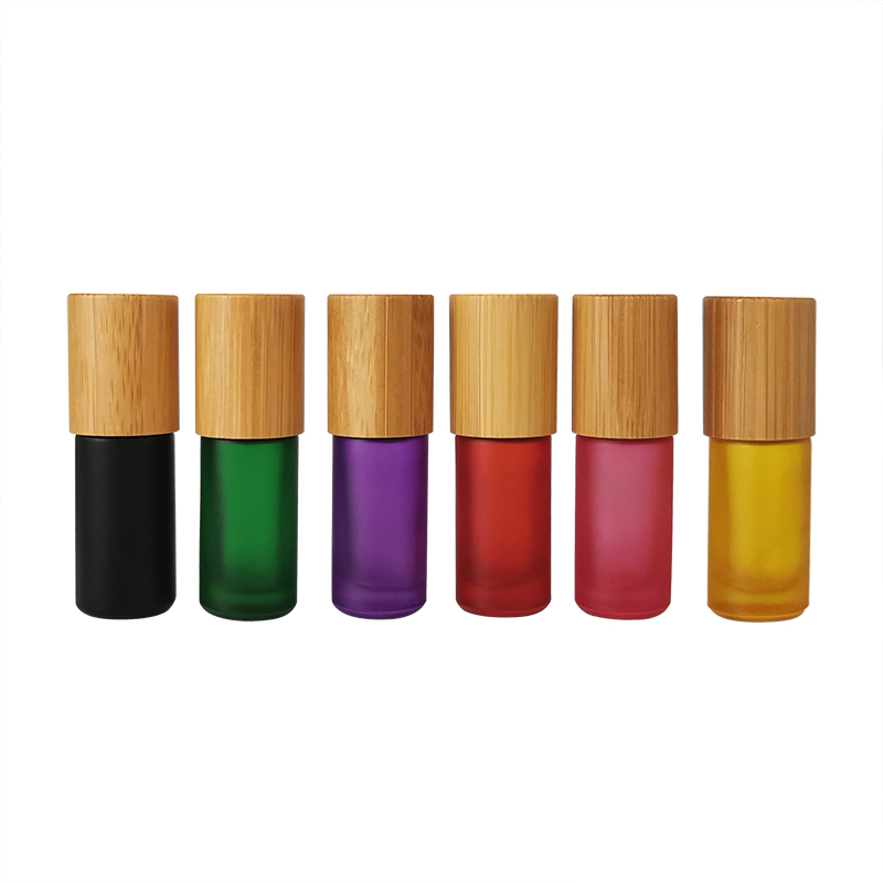 Mini 5ml 10ml   roll on ball frosted colored glass Essential oil  bottle Perfume bottles with bamboo lids