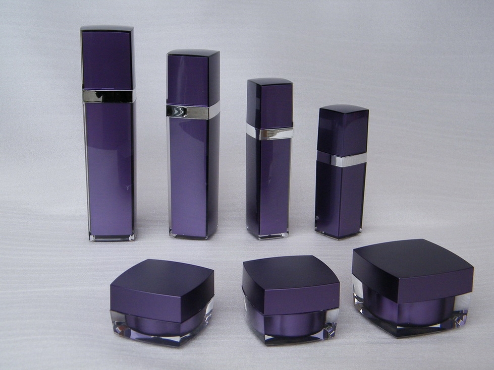 Mini Plastic Jar & bottle With Lid 5g