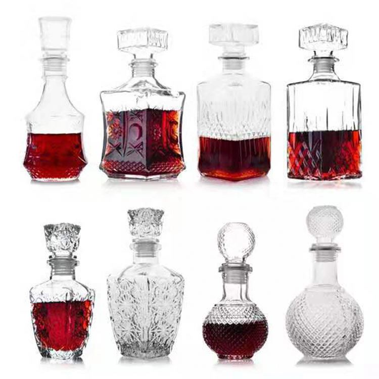 Modern Novel Design Factory Price Crystal Liquor Bottle