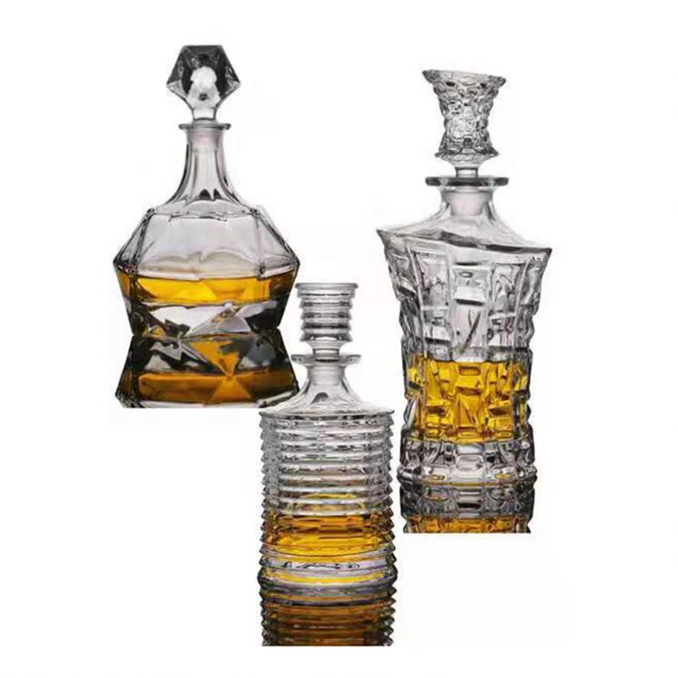 Modern Novel Design Factory Price Crystal Liquor Bottle