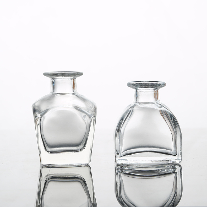 Mongolian shape 100ml empty glass essential aromatherapy oil diffuser bottle with polymer plug and fiber sticks