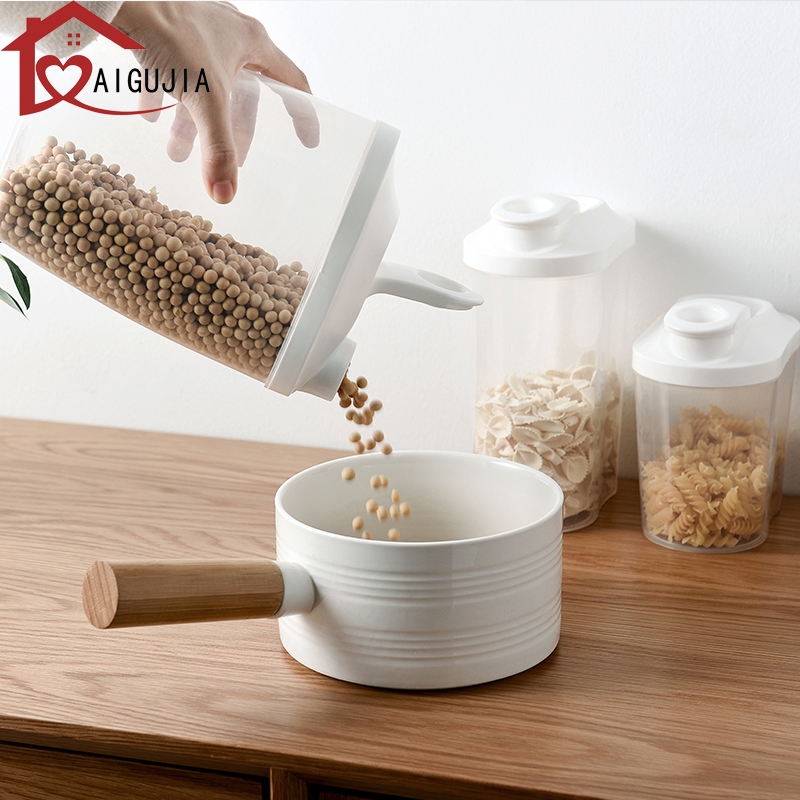 More popular New Design Eco Friendly Kitchen Storage Box Food Container With Lid 1.5L transparent snack jar Storage Tank