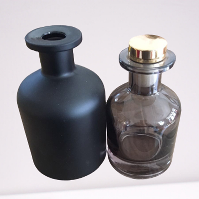 Most popular empty reed diffuser bottles 50ml 100ml round square bottle glass