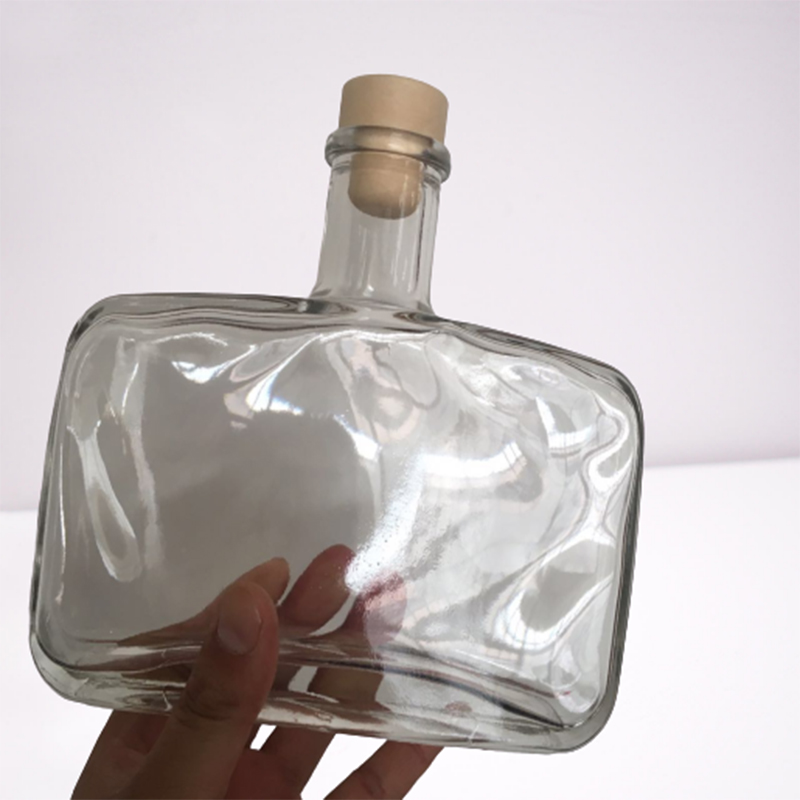 Most popular empty reed diffuser bottles 50ml 100ml round square bottle glass