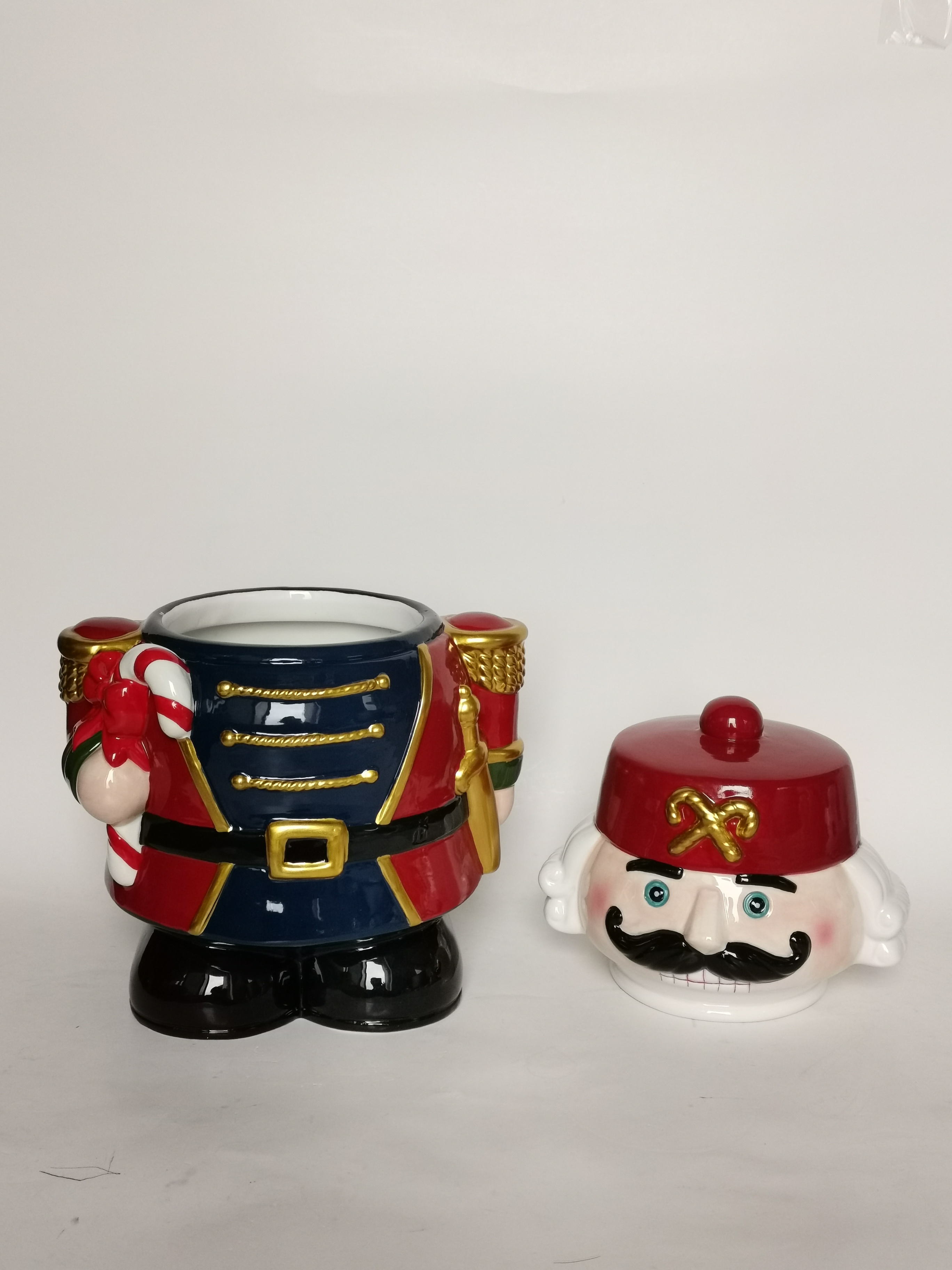 Most popular factory outlet Ceramic nutcracker Solider Jar for cookie