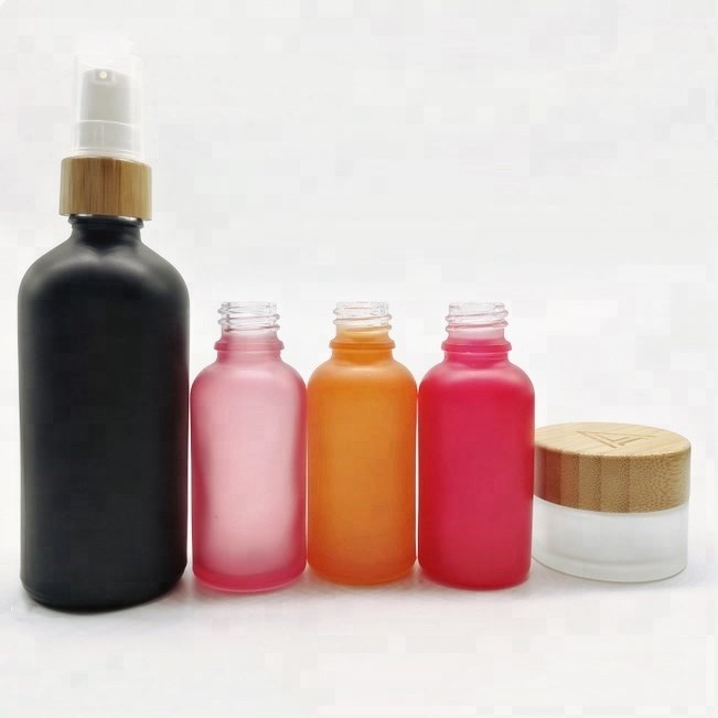 Natural frosted colorful  cosmetic  empty  container 30ml matte black glass perfume bottle with mist spray bamboo lid