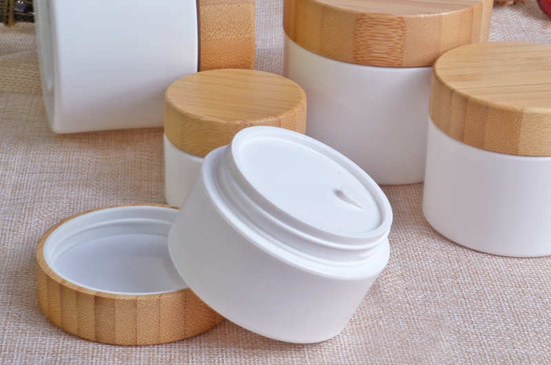Natural white Cosmetic container 100g PP plastic skin care face cream jar with bamboo lid
