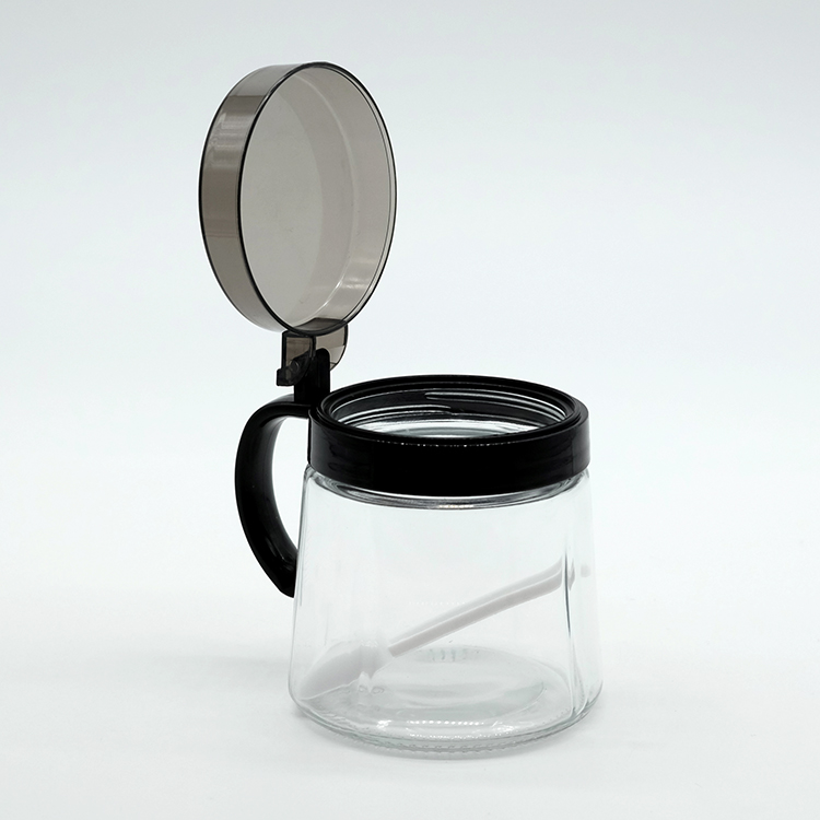 New Arrival Glass Sugar Jar with White Spoon Good Quality Salt Jar with Plastic Cover 400ml Round Spice Jar Dispenser