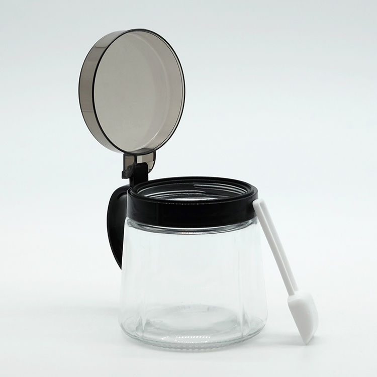 New Arrival Glass Sugar Jar with White Spoon Good Quality Salt Jar with Plastic Cover 400ml Round Spice Jar Dispenser