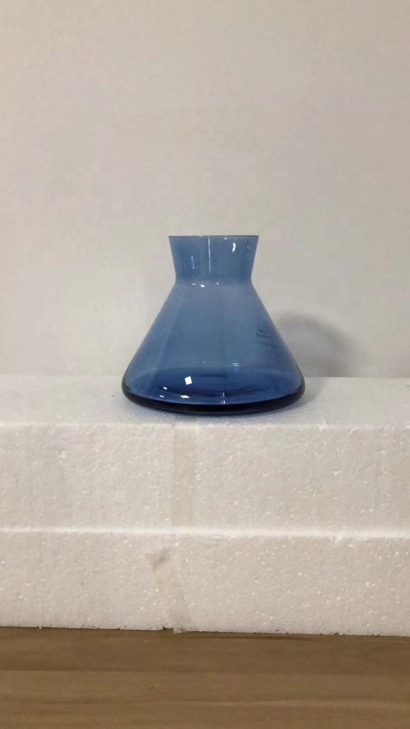 New Arrival Mouth Blown Glass Diffuser Bottle in Funnel Triangle 200ml,Luxury Home Fragrance Glass Packaging Bottle