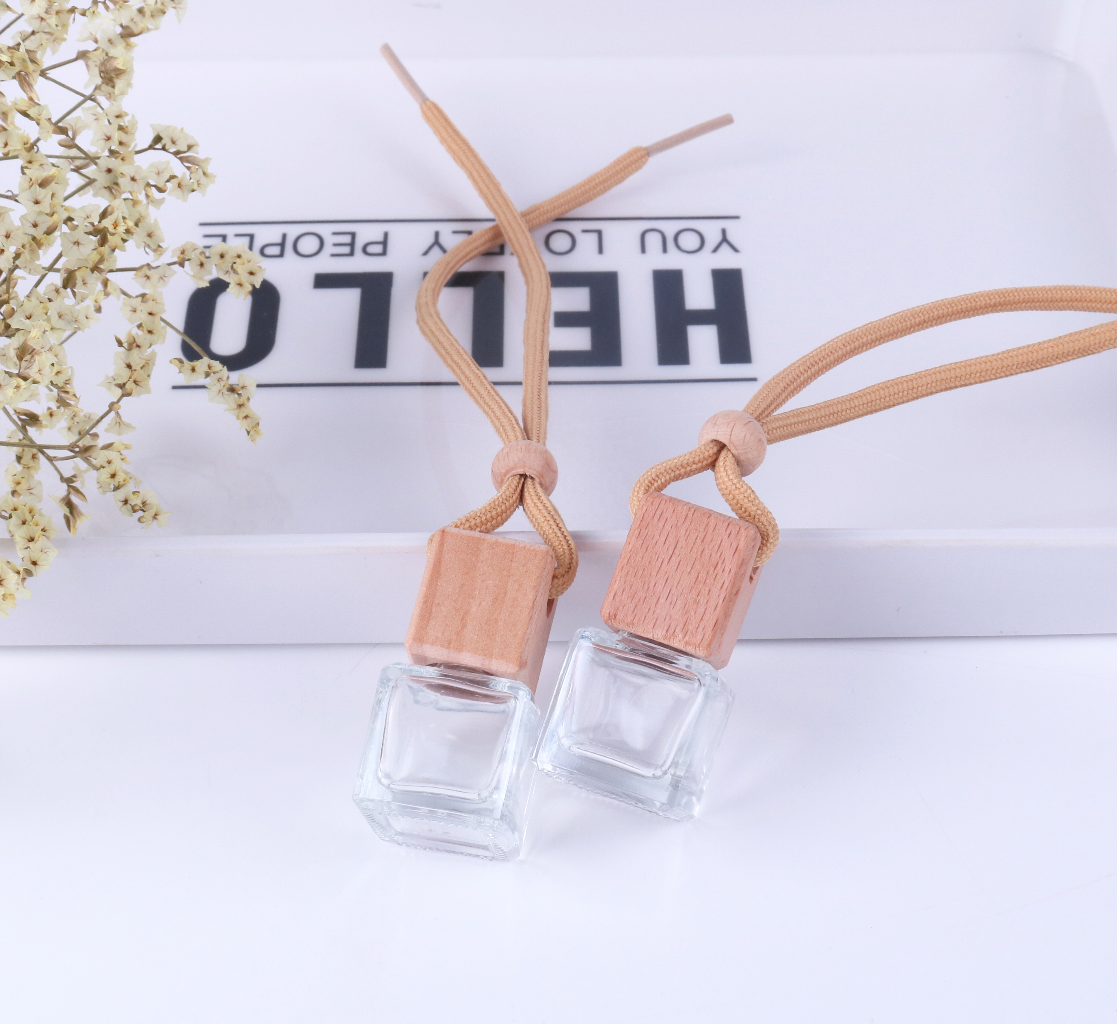 New Arrival Square Shape Glass Perfume Car Diffuser Bottle With Wooden Cap And Rope Aroma Diffuser Hanging perfume bottles