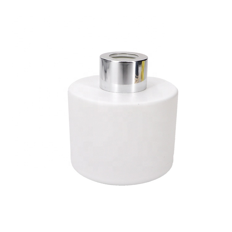 New Brand Glass Diffuser Bottle Round Shape Glass Bottle 130ml Oval Shape Class Bottle With Wooden Cap