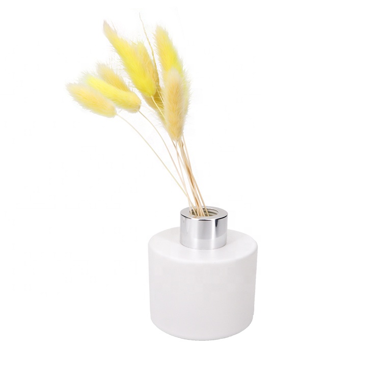 New Brand Glass Diffuser Bottle Round Shape Glass Bottle 130ml Oval Shape Class Bottle With Wooden Cap