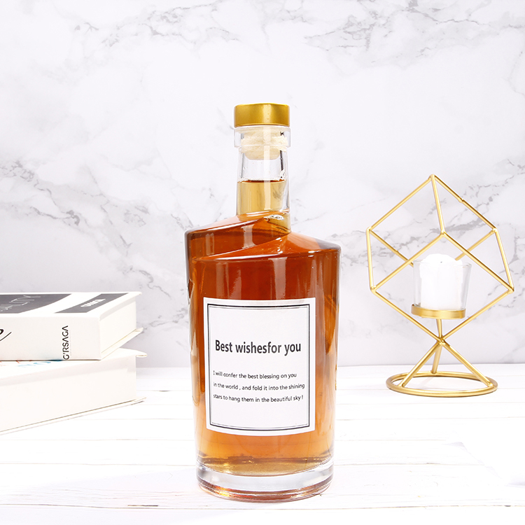 New Design 500ml 750ml Vodka Glass Bottles Heavy Base Luxury Glass Wine Bottles for Rum Whisky Gin With Cork