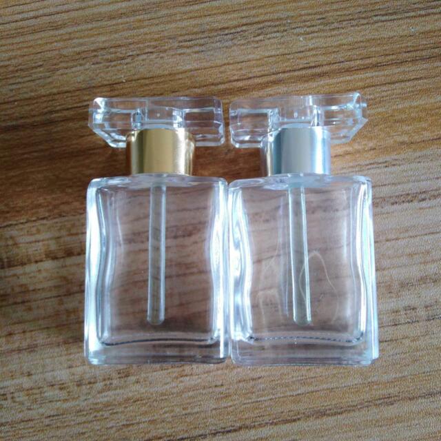 New Design Empty Luxury 15ml Flat Square Glass Stick Bottles Glass Applicator Bottle for Essential Oil