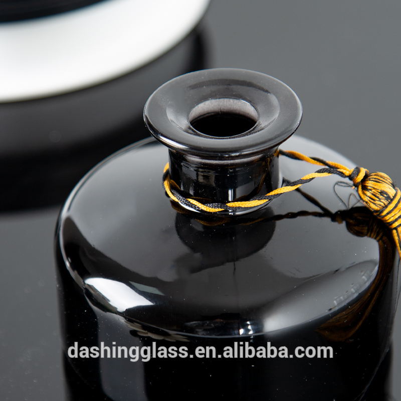 New Design Luxury Round Reed Diffuser Glass Bottle Black 200ml with Reed Diffuser Cap