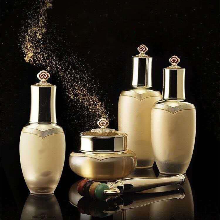 New Luxury Cosmetic Packaging Cosmetic Glass Jar Cream Container and Lotion Pump Bottles