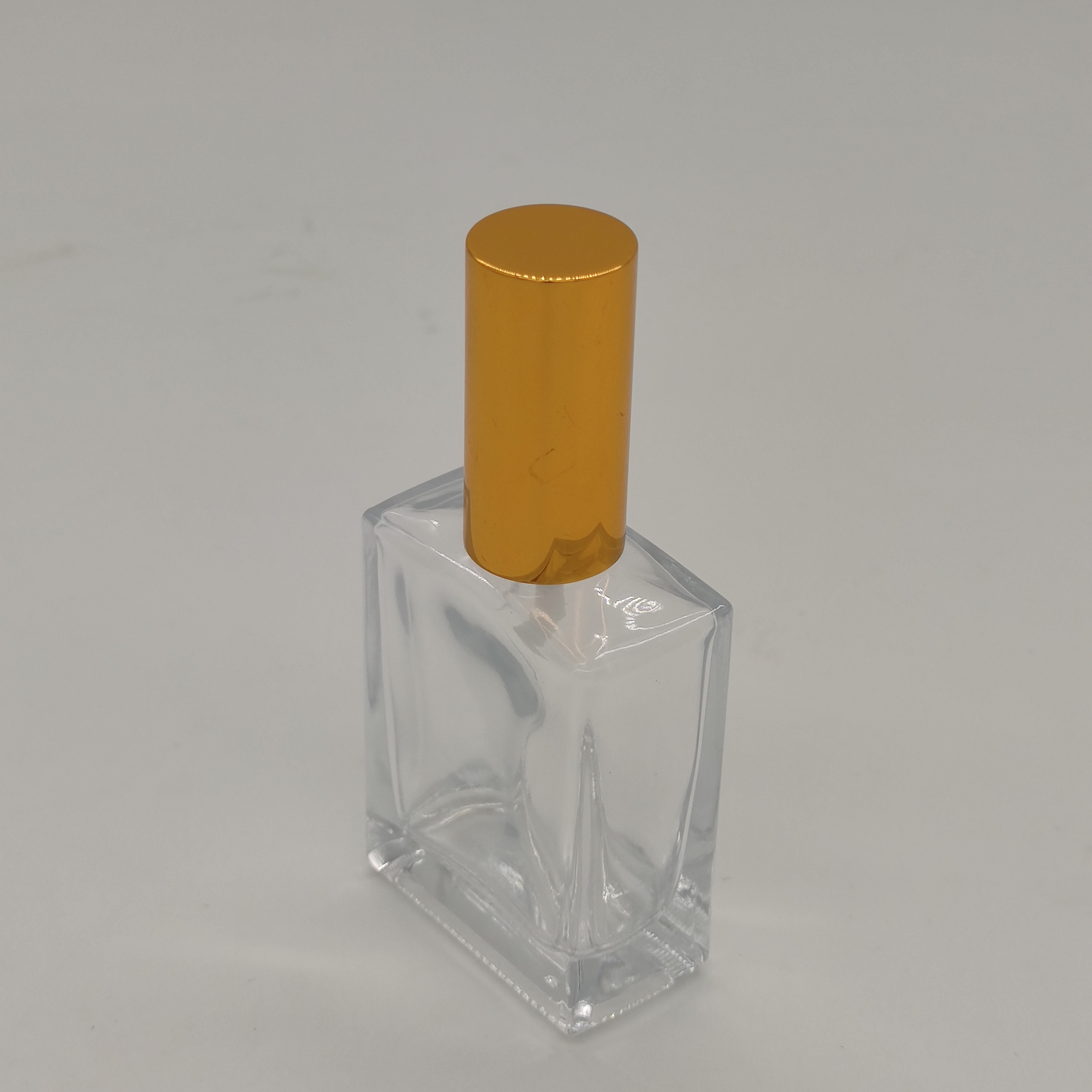 New Patter Gold Square Perfume Bottle 30ml 50ml 100ml Transparent Glass Perfume essential oil Bottle with Spray