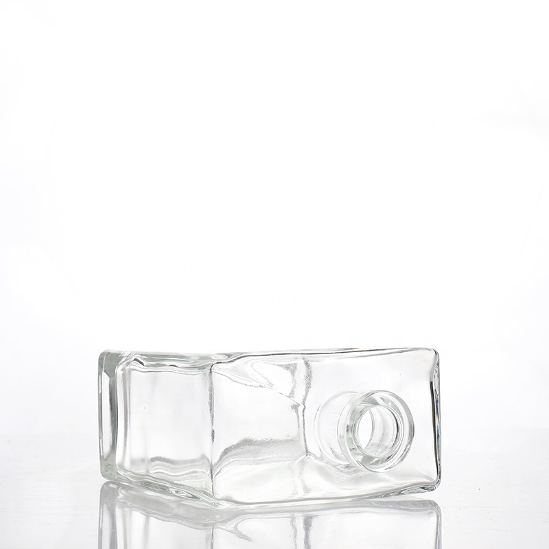 New Style Flat Square 500ml Large Capacity Aroma Reed Diffuser Glass Bottle With Glass Stopper