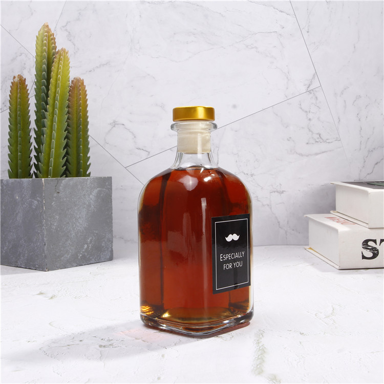 New Style Glass Liquor Bottle with Cork 250ML 500ML