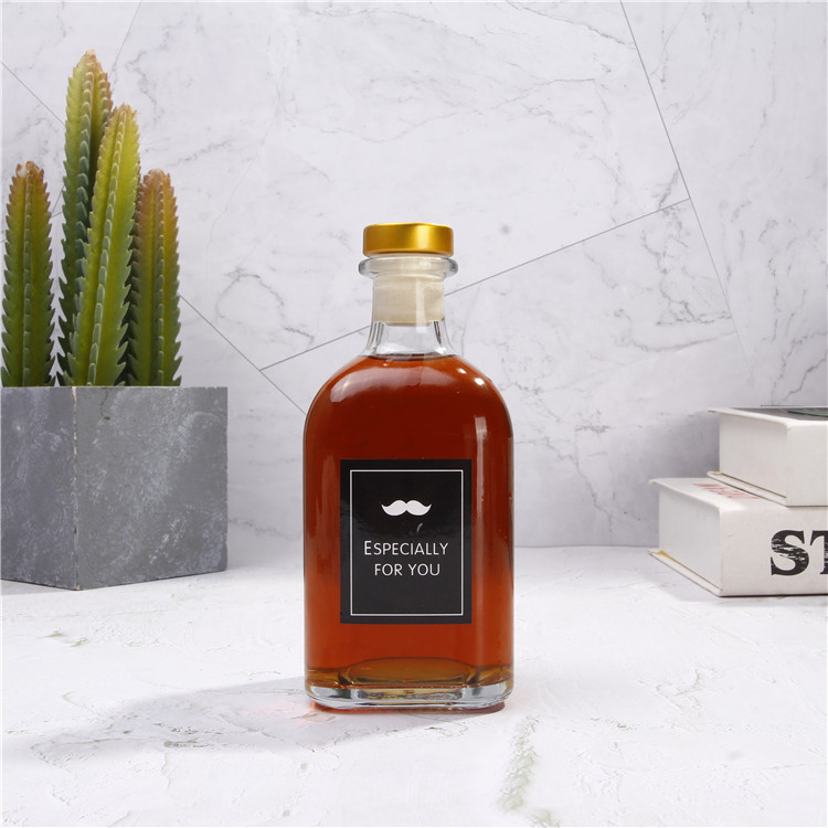 New Style Glass Liquor Bottle with Cork 250ML 500ML