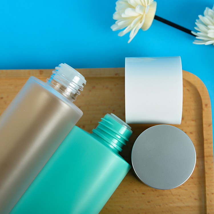 New Style Hot Sale Cosmetic PET Packaging White Matte 100ml Empty Toner Cosmetic Bottle