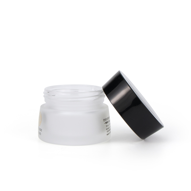 New arrival 30gram 50gram gradient body scrub cream cosmetic packaging flat skin care face cream glass jars with caps