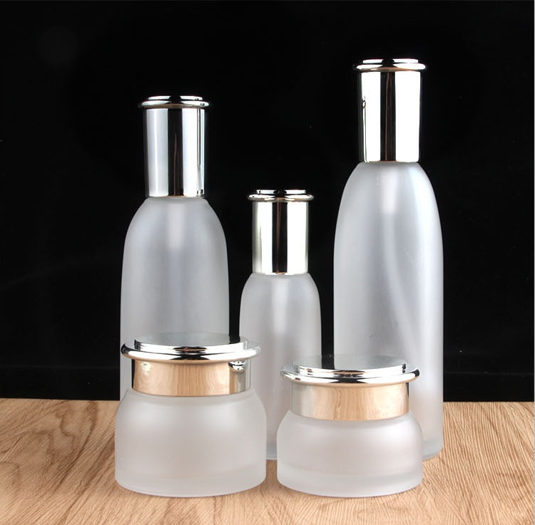 New arrival beautiful frosted 40ml 120ml cosmetic spray bottle