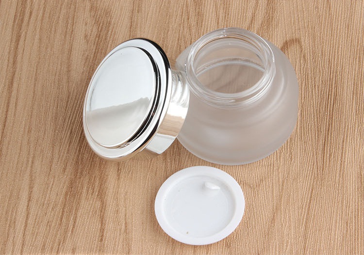 New arrival beautiful frosted 40ml 120ml cosmetic spray bottle