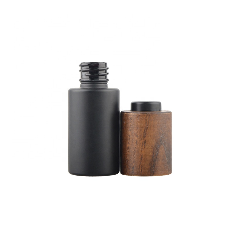 New arrival black frosting cosmetic lotion bottle with screw wooden cap
