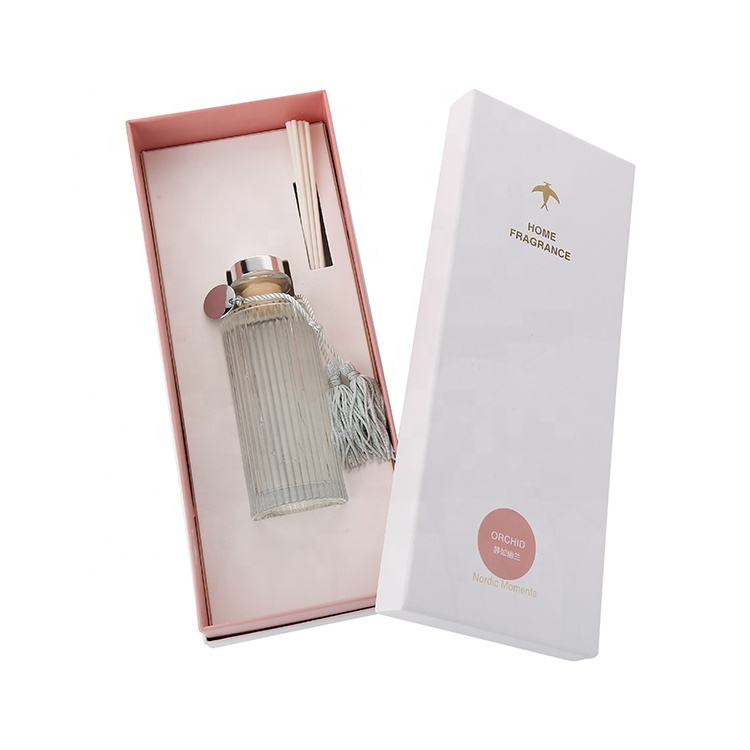 New custom logo sweet smell freshener home& hotel use square glass perfume bottle