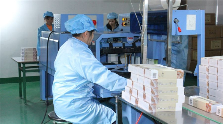 New custom logo sweet smell freshener home& hotel use square glass perfume bottle