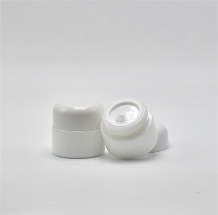New design 15G glass cosmetic white cream jar supported customization