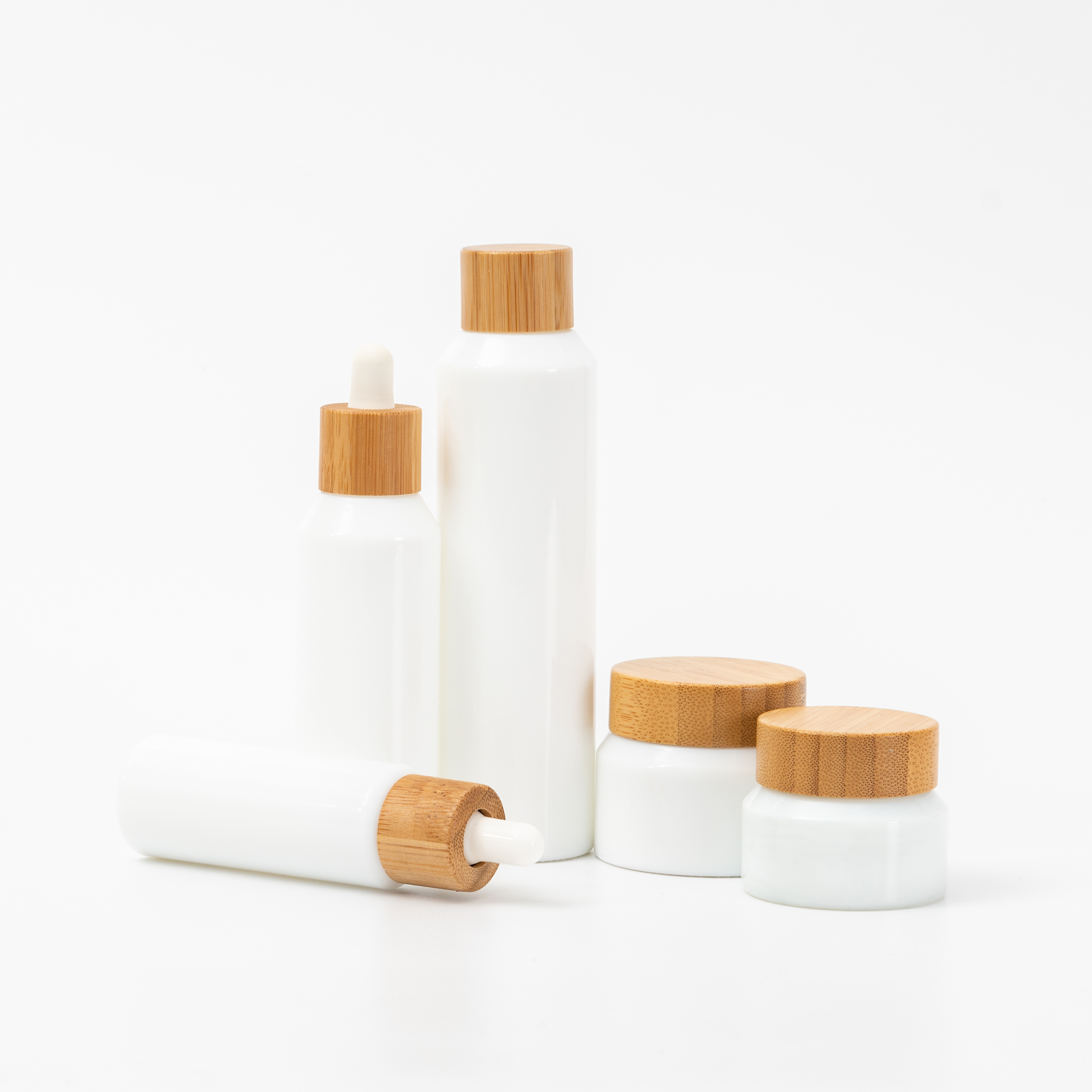 New developed 50g 30ml 50ml 100ml opal white glass cosmetic bamboo bottle glass bamboo lid bottle