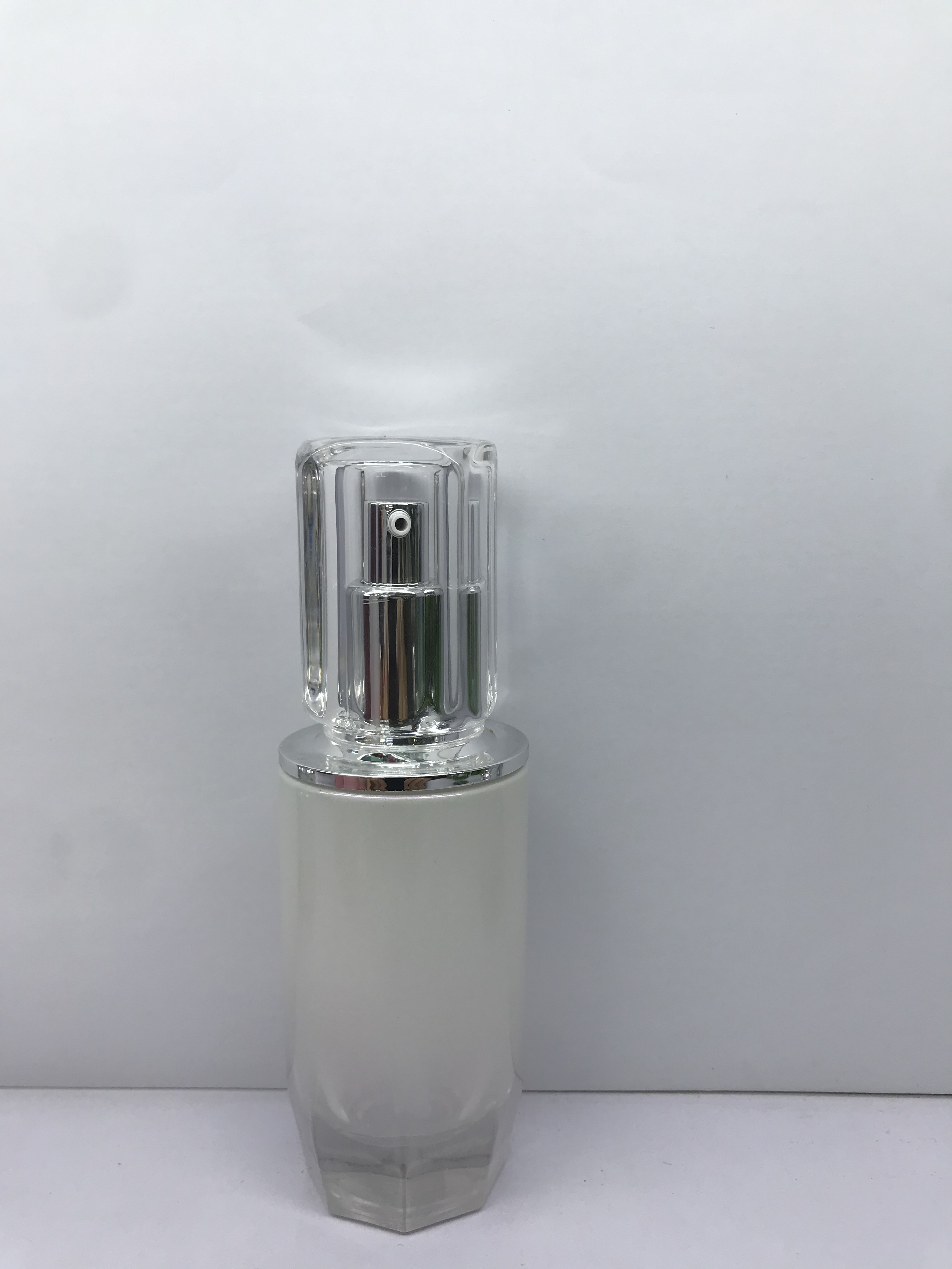 New high-end cylinder glass bottle