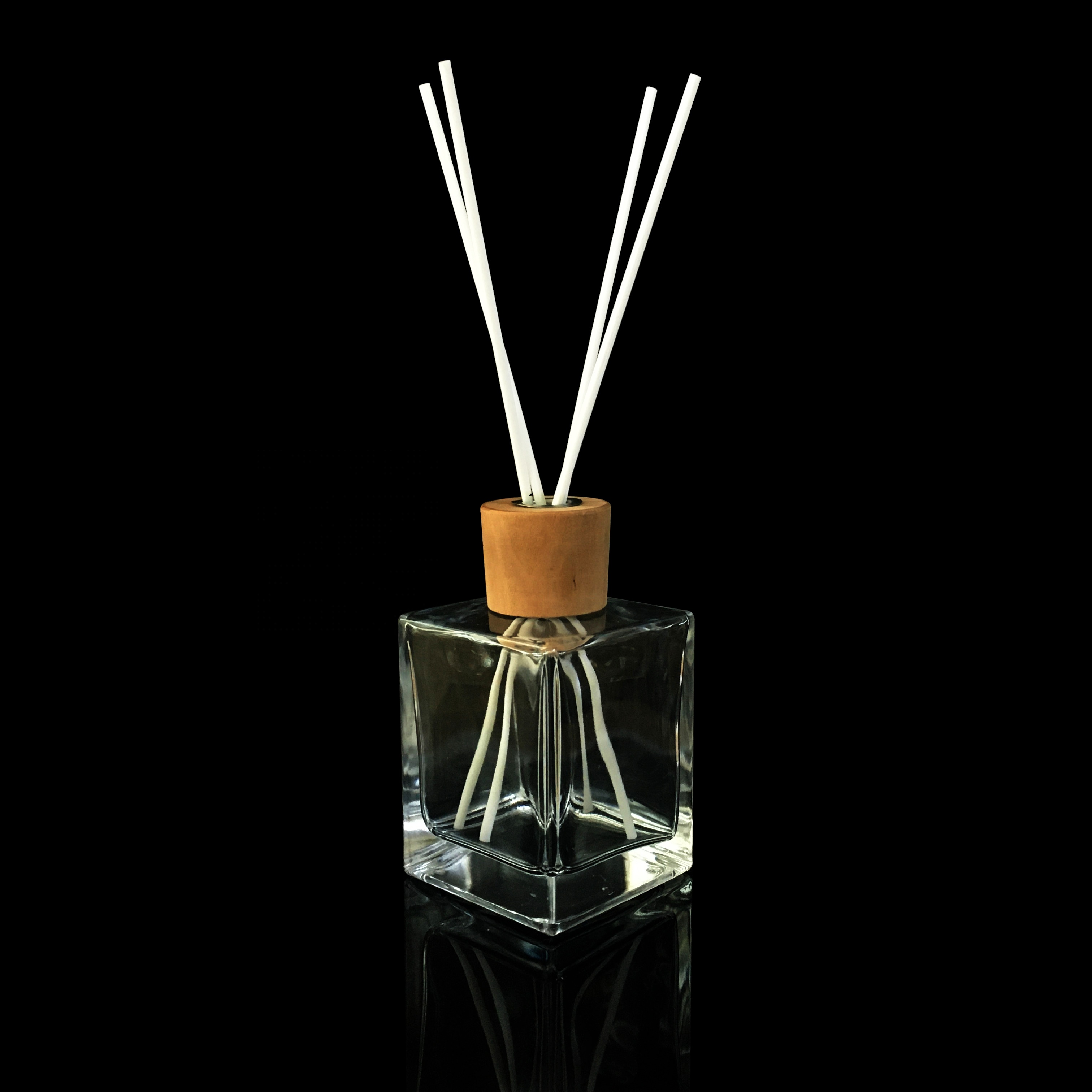 New product 500ml square glass aroma reed diffuser screw bottle with bamboo lid