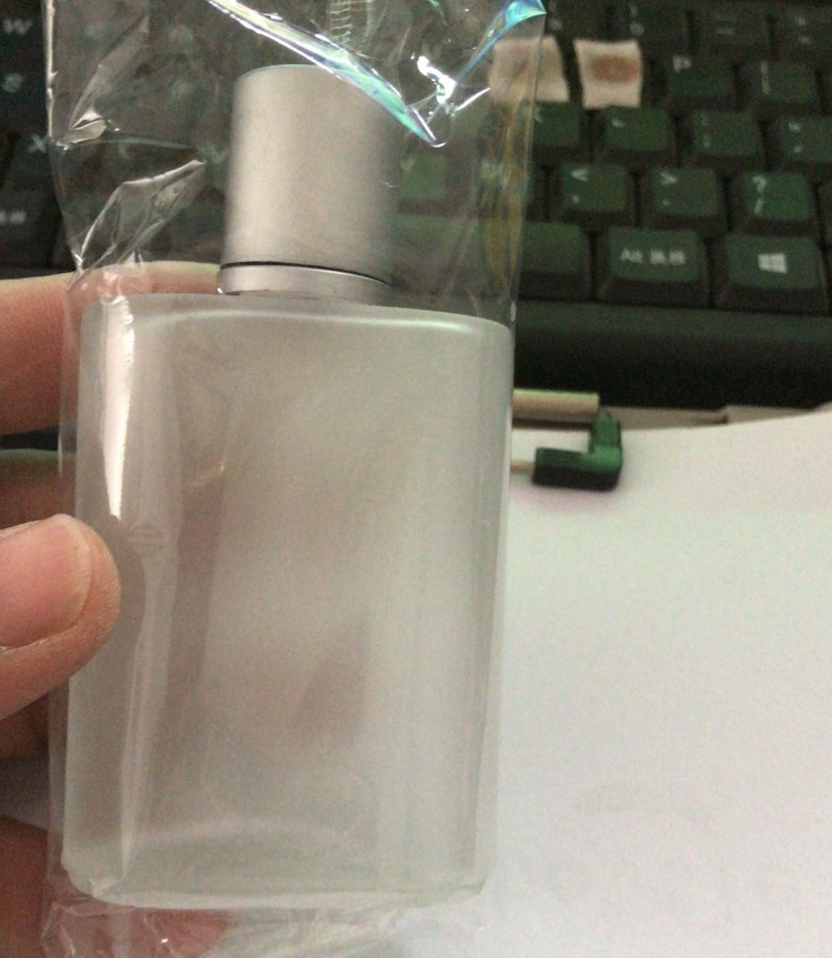 New refillable flat square perfume frosted glass spray bottle 30 ml 30ml 50ml 100ml