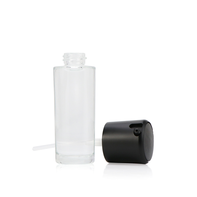 Newest design 15ml 30ml frosted lotion glass liquid foundation bottle with aluminum gold pump over cap for makeup