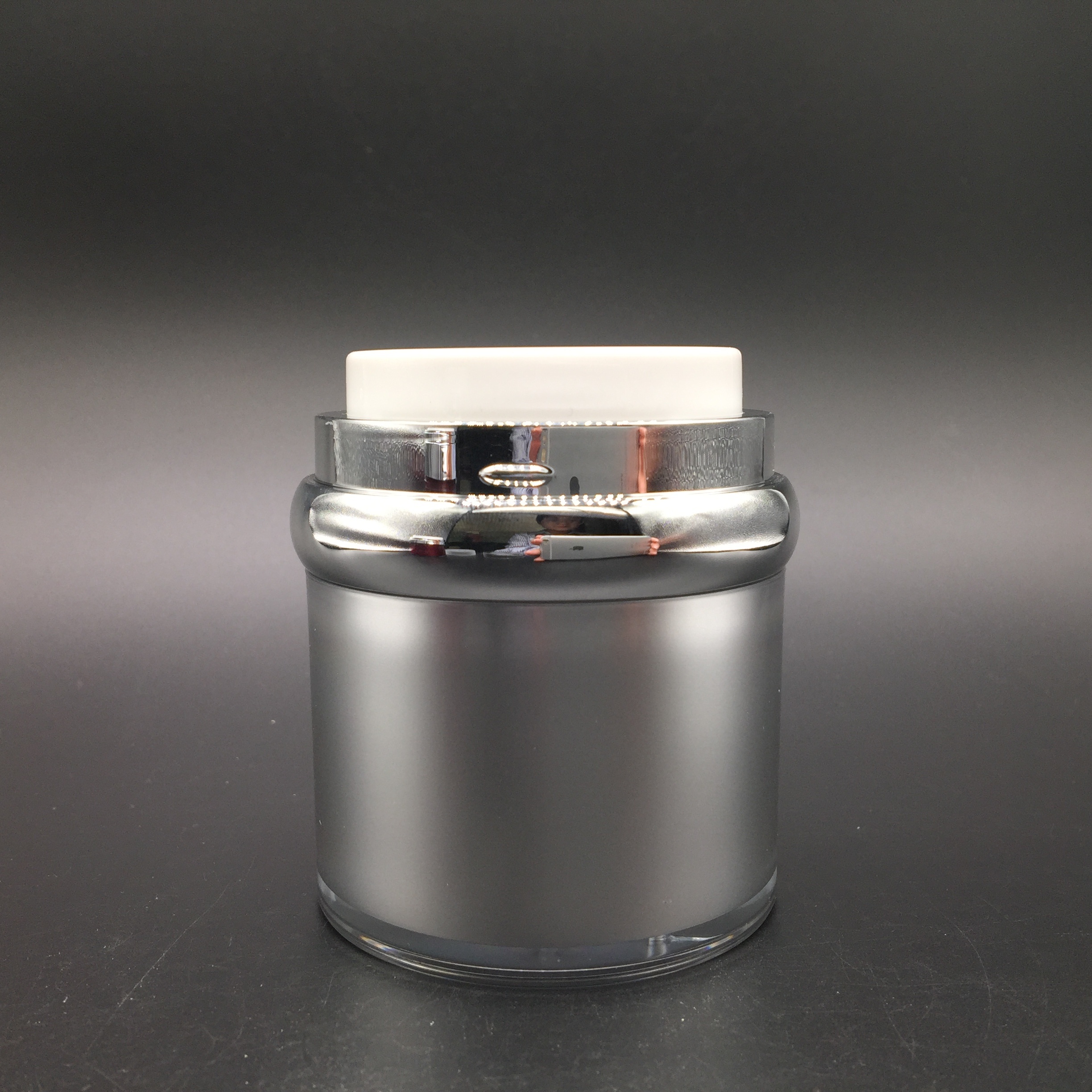 Newest design silver airless pump jar 15ml 30ml and 50ml with shoulder