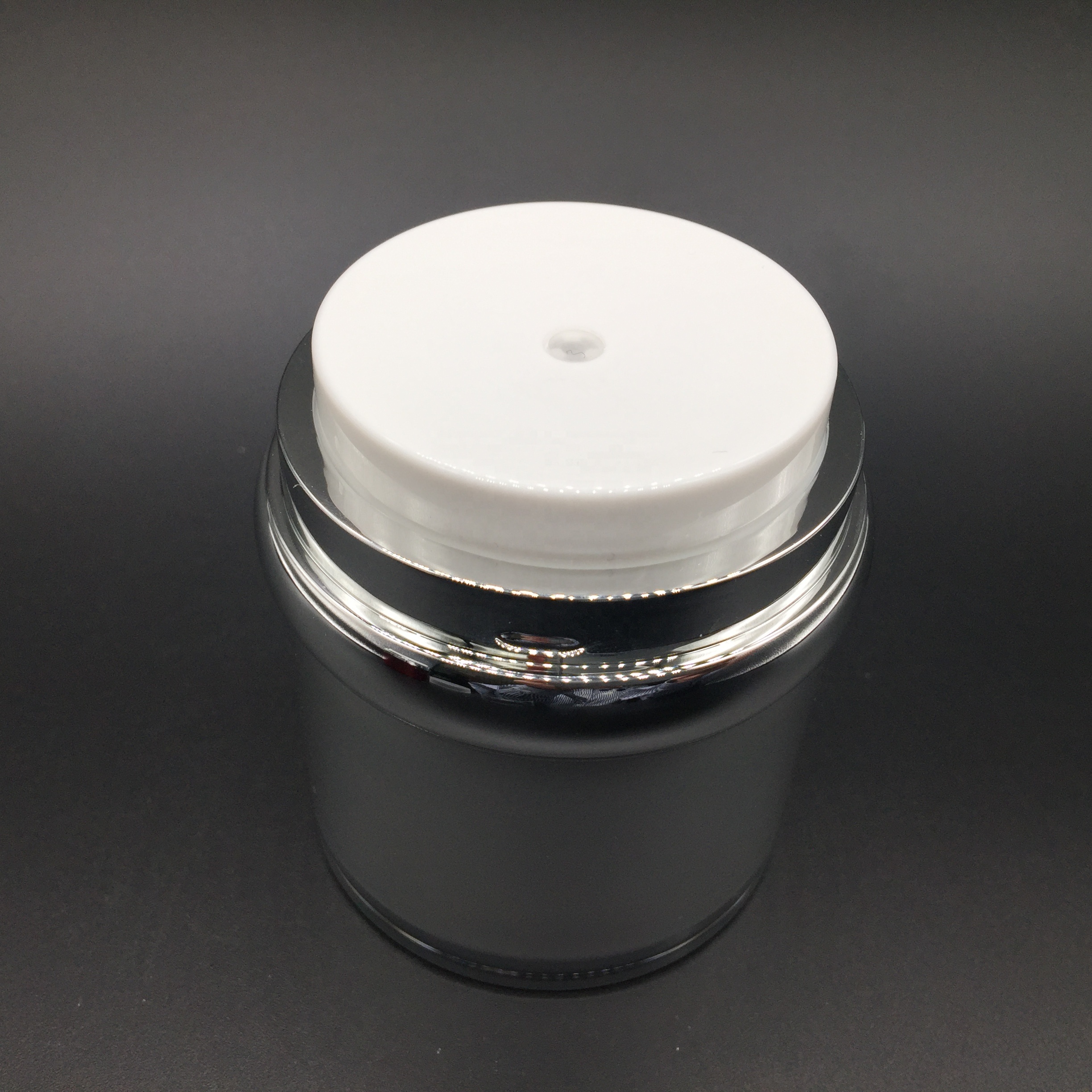 Newest design silver airless pump jar 15ml 30ml and 50ml with shoulder