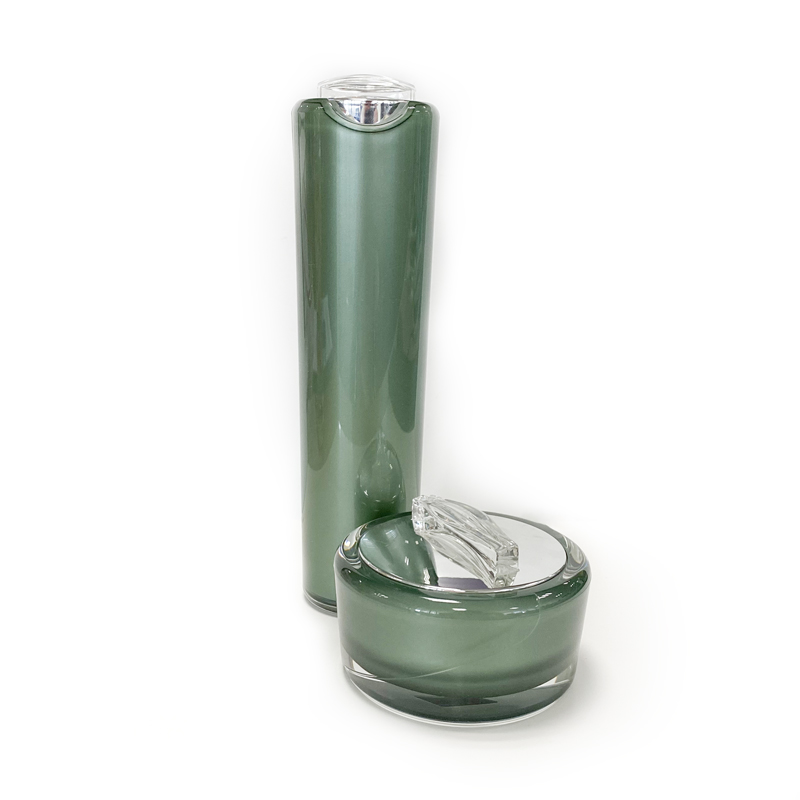 Newest luxury plastic cosmetics acrylic lotion bottles and jars for skincare