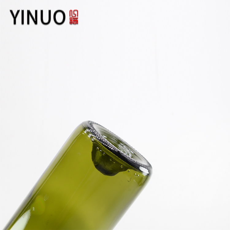 Nuoyi hotsale 500ml 750ml luxury wine bottle with cork cover