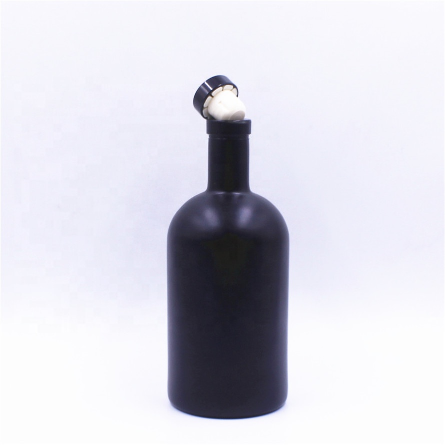 ODM Gin Glass Bottles OEM Customized 750 Ml 700 Ml Clear OSLO Black Color Tequila Vodka Cork Offset Printing