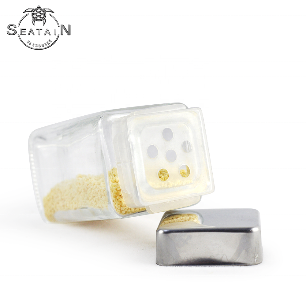 OEM Empty Clear 120ml Square Pepper Glass Bottle 4oz Spice Jar With Shaker With Screw Lid