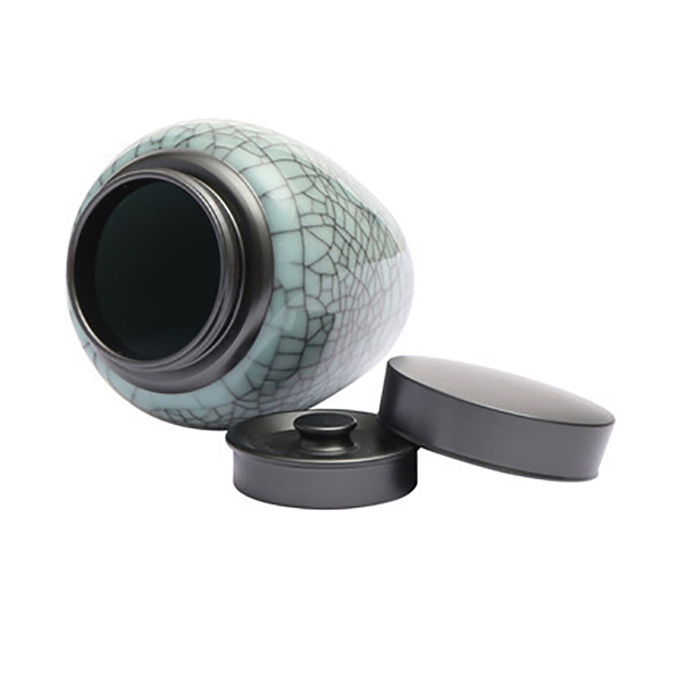 OEM&ODM acceptable eco-friendly kitchen seasoning aluminium alloy cover ceramic jar