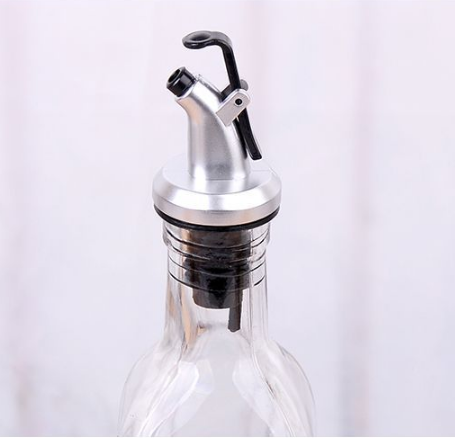 OSHOW Wholesale 150ml 250ml 500ml kitchen cooking olive oil glass bottle with metal nozzle