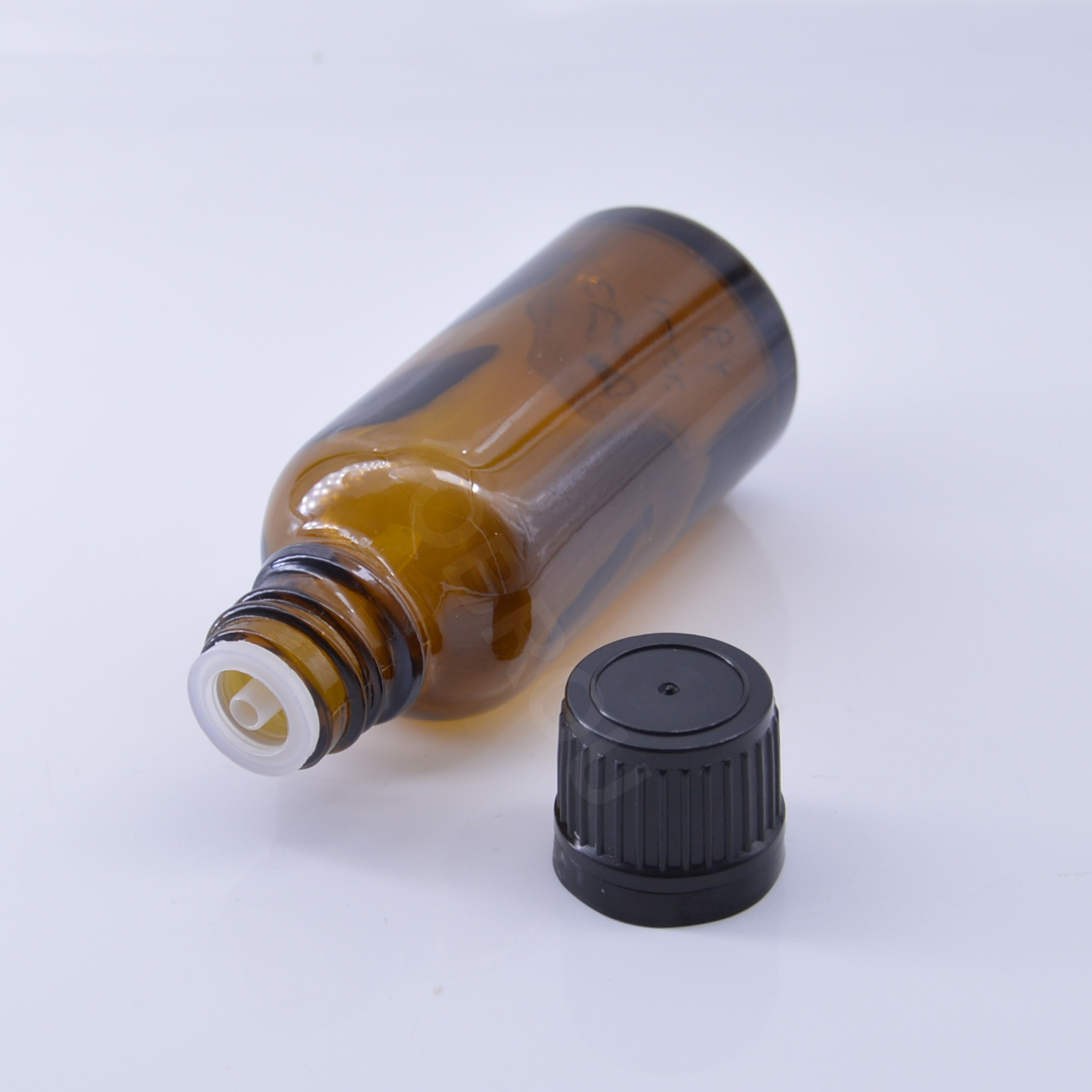 Obrou Factory wholesale 5ml 10ml 15ml 20ml 30ml 50ml 100ml clear brown amber empty glass bottles for essential oil