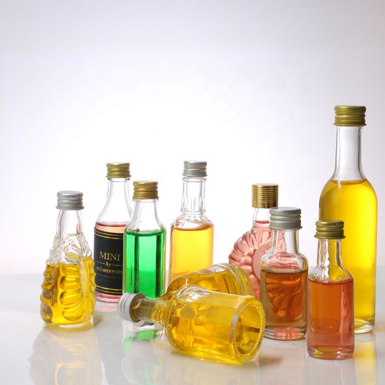 Packing and Try Drinking Transparent 50ml100ml Glass Bottle With Empty Bottles