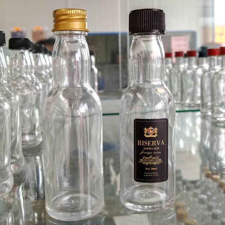 Packing and Try Drinking Transparent 50ml100ml Glass Bottle With Empty Bottles